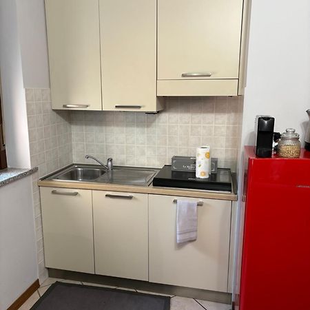 Mille4 Apartment Novara Bagian luar foto