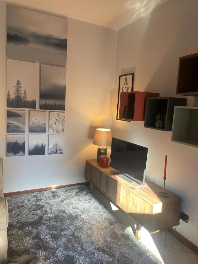 Mille4 Apartment Novara Bagian luar foto