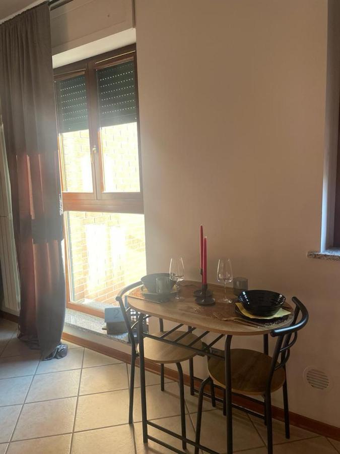 Mille4 Apartment Novara Bagian luar foto
