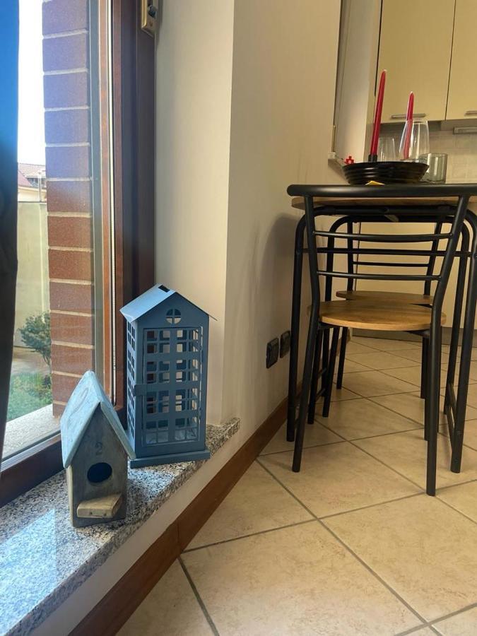 Mille4 Apartment Novara Bagian luar foto