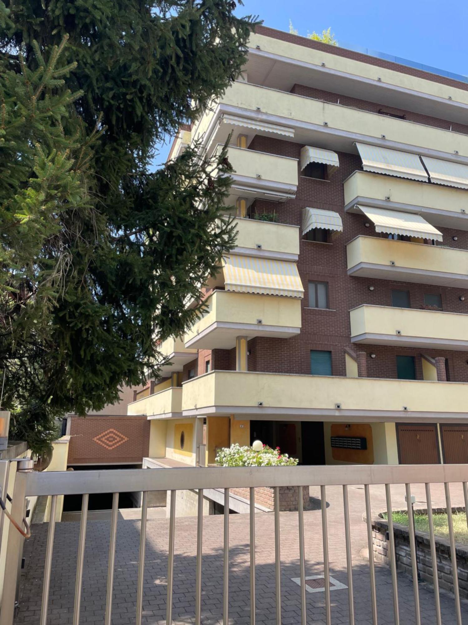 Mille4 Apartment Novara Bagian luar foto