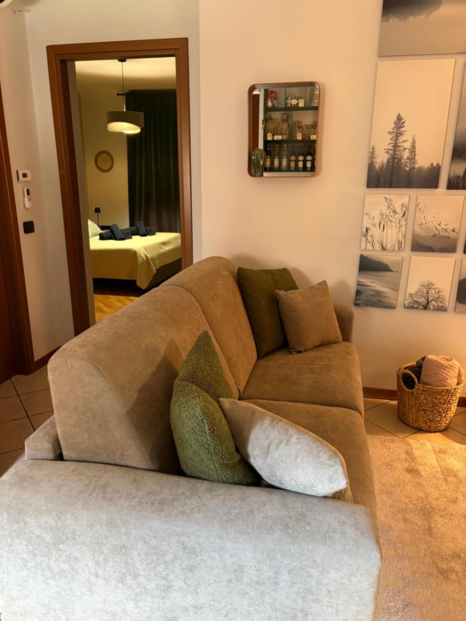 Mille4 Apartment Novara Bagian luar foto